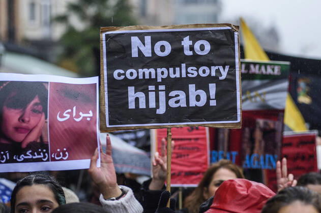 Bilder des Jahres, News 11 November News Themen der Woche KW46 News Bilder des Tages Demonstration in te streets of Brussels against mollahs, torture, hijab, and pressure against women in Iran - No to compulsory Hijab Manifestation dans les rues de Bruxelles de la population iranienne contre le pouvoir des mollahs, la torture, la peur le port obligatoire du hijab, .. en Iran - Non au port obligatoire du Hijab Reporters QUINET JEANxMARCxQUINET