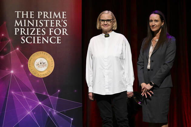 CANBERRA PRIME MINISTERS SCIENCE PRIZE, EMBARGOED UNTIL 2200 TODAY Prime Minister?s Prize for Innovation Adjunct Professor Alison Todd and Dr Elisa Mokany of SpeeDx pose for photographs at a media event at Parliament House in Canberra, Monday, November 21, 2022. ( NO ARCHIVING, EDITORIAL USE ONLY, NO USE IN BOOKS WITHOUT CONSENT CANBERRA ACT AUSTRALIA  Copyright: xLUKASxCOCHx 20221121001733139393