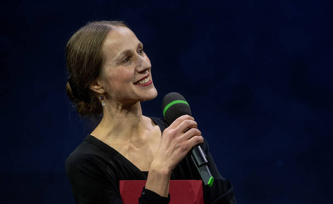 20221121 Verleihung Oesterreichischer Buchpreis 2022 WIEN, OESTERREICH - 21. NOVEMBER: Ausgezeichnete Autorin Verena Rossbacher (Roman Mon Cheri und unsere demolierten Seelen ) bei der Verleihung des Oesterreichischen Buchpreises 2022 im Casino am Schwarzenbergplatz am 21. November, 2022 in Wien, Oesterreich. 221121_SEPA_32_043 Copyright: xMartinxJuenx SEPAxMedia