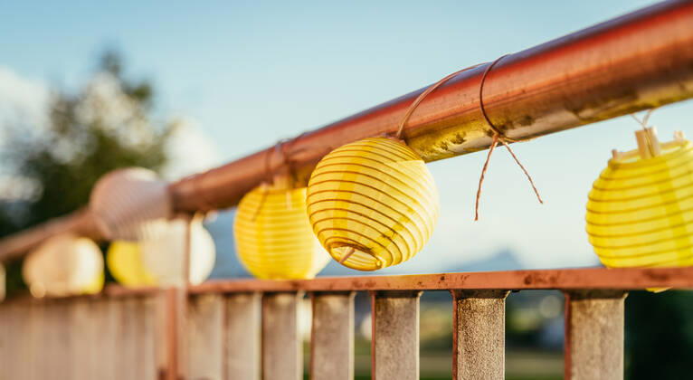 Summer feeling on the balcony: Close up of lampions Close up of summer lampions on a balcony, leisure time in the summer holidays Copyright: xZoonar.com PatrickxDaxenbichlerx 14031679