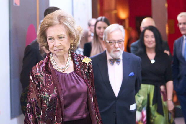 22-11-2022 Madrid Queen Sofia attend the presentation of the 37th edition of the BMW painting award and Mundo in harmony benefit concert at the royal theatre in Madrid. No Spain Â  Copyright: xPPEx