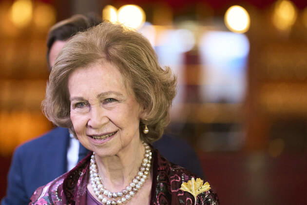 22-11-2022 Madrid Queen Sofia attend the presentation of the 37th edition of the BMW painting award and Mundo in harmony benefit concert at the royal theatre in Madrid. No Spain Â  Copyright: xPPEx