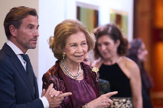 22-11-2022 Madrid Queen Sofia attend the presentation of the 37th edition of the BMW painting award and Mundo in harmony benefit concert at the royal theatre in Madrid. No Spain Â  Copyright: xPPEx