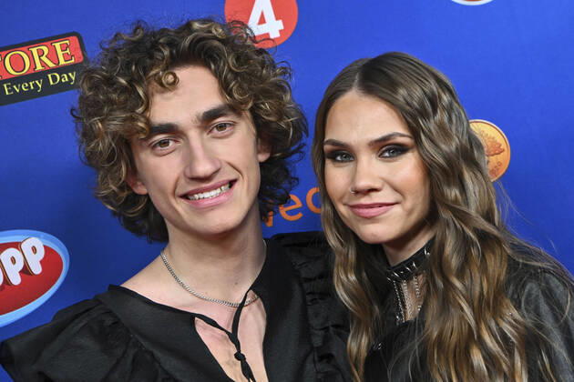 STOCKHOLM 20221125 Arets finalists, Albin Tingwall and Nike Sellmar, arrive at Friday nights final in Idol Stockholm Sweden skiing x10090x,  Copyright: xClaudioxBresciani TTx IDOL 2022 FINAL