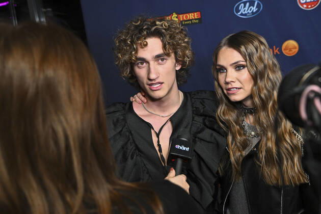 STOCKHOLM 20221125 Arets finalists, Albin Tingwall and Nike Sellmar, arrive at Friday nights final in Idol Stockholm Sweden skiing x10090x,  Copyright: xClaudioxBresciani TTx IDOL 2022 FINAL