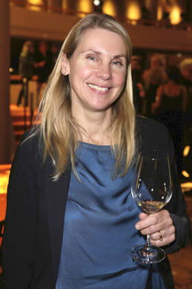 Tanja Schleiff bei der Verleihung des Deutschen Theaterpreises Der Faust 2022 im Düsseldorfer Schauspielhaus. Düsseldorf, 26.11.2022