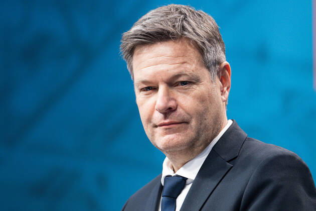 Industriekonferenz 2022 in Berlin Aktuell, 29.11.2022, Berlin, Dr. Robert Habeck, Bundesminister fuer Wirtschaft und Klimaschutz im Portrait auf der Pressekonferenz im Rahmen der Eroeffnung der Industriekonferenz 2022 im EUREF-Campus in Berlin. Bei der Industriekonferenz 2022 diskutieren Spitzenvertreterinnen und -vertretern aus Industrie, Wirtschaftsverbaenden, Gewerkschaften, Wissenschaftseinrichtungen, Politik und Botschaften ueber aktuelle industriepolitische Herausforderungen und Entwicklungen. Berlin Berlin