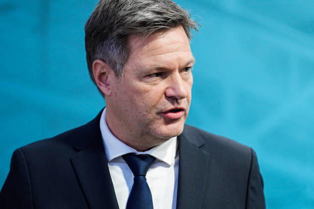 Industriekonferenz 2022 in Berlin Aktuell, 29.11.2022, Berlin, Dr. Robert Habeck, Bundesminister fuer Wirtschaft und Klimaschutz im Portrait auf der Pressekonferenz im Rahmen der Eroeffnung der Industriekonferenz 2022 im EUREF-Campus in Berlin. Bei der Industriekonferenz 2022 diskutieren Spitzenvertreterinnen und -vertretern aus Industrie, Wirtschaftsverbaenden, Gewerkschaften, Wissenschaftseinrichtungen, Politik und Botschaften ueber aktuelle industriepolitische Herausforderungen und Entwicklungen. Berlin Berlin