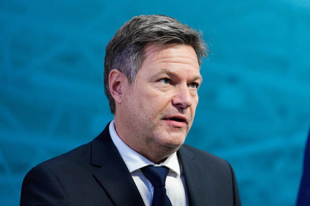 Industriekonferenz 2022 in Berlin Aktuell, 29.11.2022, Berlin, Dr. Robert Habeck, Bundesminister fuer Wirtschaft und Klimaschutz im Portrait auf der Pressekonferenz im Rahmen der Eroeffnung der Industriekonferenz 2022 im EUREF-Campus in Berlin. Bei der Industriekonferenz 2022 diskutieren Spitzenvertreterinnen und -vertretern aus Industrie, Wirtschaftsverbaenden, Gewerkschaften, Wissenschaftseinrichtungen, Politik und Botschaften ueber aktuelle industriepolitische Herausforderungen und Entwicklungen. Berlin Berlin