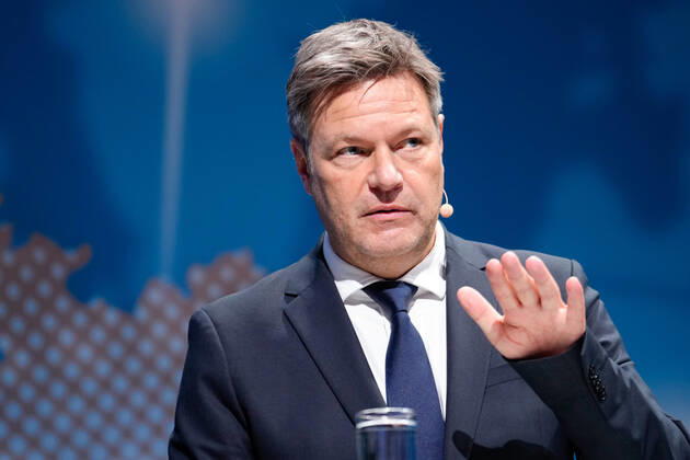 Industriekonferenz 2022 in Berlin Aktuell, 29.11.2022, Berlin, Dr. Robert Habeck, Bundesminister fuer Wirtschaft und Klimaschutz im Portrait bei seiner Rede auf der Industriekonferenz zur Eroeffnung der Industriekonferenz 2022 im EUREF-Campus in Berlin. Bei der Industriekonferenz 2022 diskutieren Spitzenvertreterinnen und -vertretern aus Industrie, Wirtschaftsverbaenden, Gewerkschaften, Wissenschaftseinrichtungen, Politik und Botschaften ueber aktuelle industriepolitische Herausforderungen und Entwicklungen.