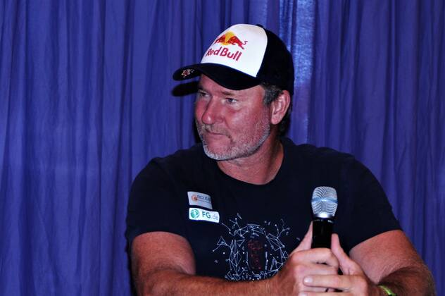 Bjorn Dunkerbeck ist ein ehemaliger daenisch-niederlaendischer Profi-Windsurfer. Mit 42 Weltmeistertiteln ist er einer der erfolgreichsten Profisportler der Welt. Foto: Dunkerbeck zu Gast auf der Sportartikel-Fachmesse Ispo 2022, veranstaltet von der Messe Muenchen