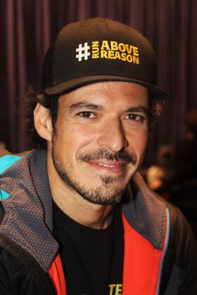 Joao Andrade ist ein internationaler Ultra-Trail Runner. Foto: Andrade auf der Sportartikel-Leitmesse Ispo 2022, Messe Muenchen