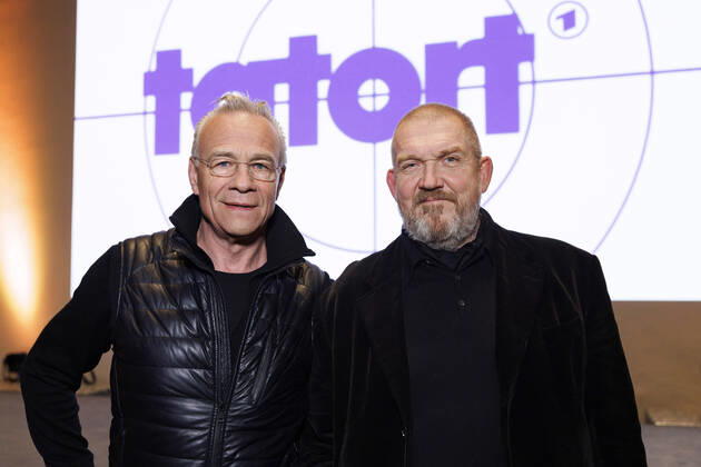 Entertainment Themen der Woche KW48 Schauspieler Klaus J. Behrendt (spielt Kommissar Max Ballauf) und Schauspieler Dietmar Bär (spielt Kommissar Freddy Schenk) beim Preview der Tatort-Folge Schutzmaßnahmen im historischen Rathaus. Köln, 29.11.2022 NRW Deutschland Copyright: xChristophxHardtx