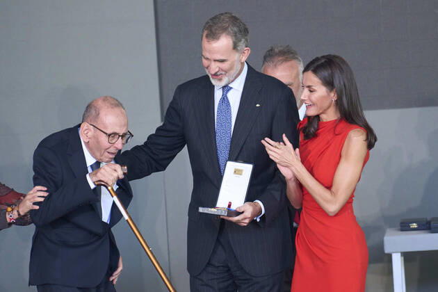 01-12-2022 Tenerife Queen Letizia and King Felipe attend the gold medal for merit of the fine arts 2021 at the Tenerife space for the arts at Santa Cruz at Tenerife. No Spain Â  Copyright: xPPEx