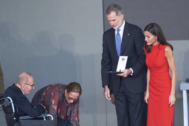 01-12-2022 Tenerife Queen Letizia and King Felipe attend the gold medal for merit of the fine arts 2021 at the Tenerife space for the arts at Santa Cruz at Tenerife. No Spain Â  Copyright: xPPEx