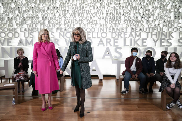 Bilder des Jahres, Entertainment 12 Dezember Entertainment Themen der Woche KW48 Entertainment Bilder des Tages December 1, 2022, Washington, District of Columbia, USA: First lady Dr. Jill Biden and Brigitte Macron of France deliver remarks at Planet Word during a tour of the museum in Washington, DC on Thursday, December 1, 2022 Washington USA - ZUMAs152 20221201_zaa_s152_174 Copyright: xSarahxSilbigerx-xPoolxviaxCNPx