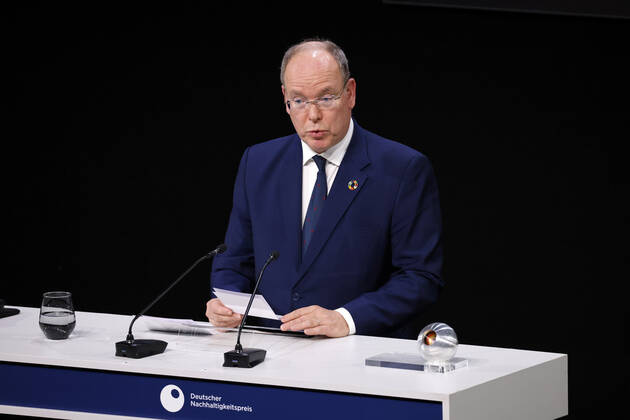 Fürst Albert II. von Monaco bei der Verleihung des 15. Deutschen Nachhaltigkeitspreises 2022 im Maritim Hotel. Düsseldorf, 02.12.2022 NRW Deutschland Copyright: xChristophxHardtx