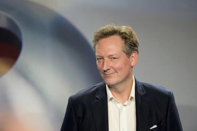 Dr. Eckart von HIRSCHHAUSEN, Moderator, Arzt, Verleihung Deutscher Nachhaltigkeitspreis am 02.12.2022 in Duesseldorf Deutschland.