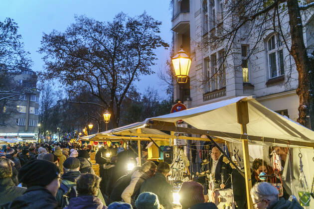 Rixdorf Weihnachtsmarkt, Neuköllner Richardplatz, 200 Verkaufsstände mit Glühwein, Holzspielzeug, Kerzen, Honig, selbstgebastelte Geschenke, Alt-Rixdorfer Weihnachtsmarkt 2022, Neuköllner Richardplatz, 200 Verkaufsstände mit Glühwein, Holzspielzeug, Kerzen, Honig, selbstgebastelte Geschenke. Findet am 2ten Adventswochende statt.