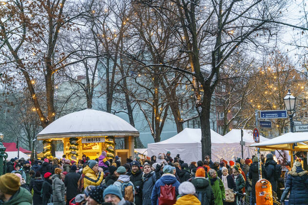 Rixdorf Weihnachtsmarkt, Neuköllner Richardplatz, 200 Verkaufsstände mit Glühwein, Holzspielzeug, Kerzen, Honig, selbstgebastelte Geschenke, Alt-Rixdorfer Weihnachtsmarkt 2022, Neuköllner Richardplatz, 200 Verkaufsstände mit Glühwein, Holzspielzeug, Kerzen, Honig, selbstgebastelte Geschenke. Findet am 2ten Adventswochende statt.