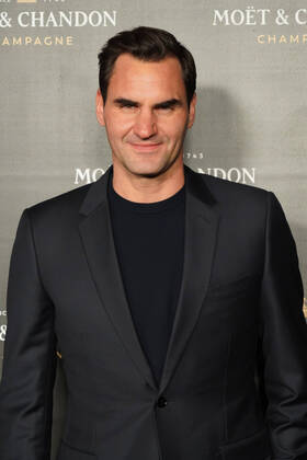 Bilder des Jahres 2022, Entertainment 12 Dezember Entertainment Bilder des Tages December 5, 2022, New York, NY, USA: ROGER FEDERER attends the Moet & Chandon event celebrating the installation of â€oeYour Voicesâ€Â, an illuminated kinetic sculpture,.David Geffen Hall, Lincoln Center, NYC.December 5, 2022, . New York USA - ZUMAms4_ 20221205_zaf_ms4_024 Copyright: xSoniaxMoskowitzxGordonx