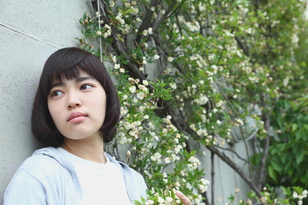 Young Japanese woman by the vines AFLO35240358  , 35240358.jpg, ,property released