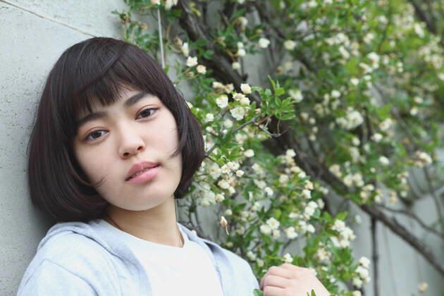 Young Japanese woman by the vines AFLO35240366 , 35240366.jpg, ,property released