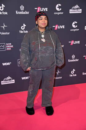 Zoe Wees bei der 1live Krone 2022 in der Jahrhunderthalle in Bochum am 08.12.2022