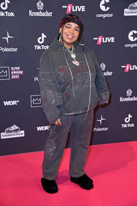 Zoe Wees bei der 1live Krone 2022 in der Jahrhunderthalle in Bochum am 08.12.2022