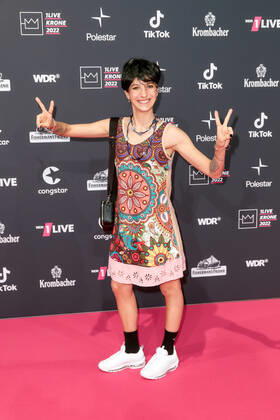 1LIVE Krone Verleihung in Bochum Shirli Miller (how2shirli How To Shirli) auf dem roten Teppich bei der Verleihung der 1LIVE Krone in der Jahrhunderthalle in Bochum. Copyright: xEventpressxGolejewskix