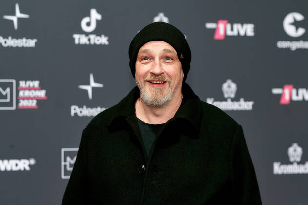 1LIVE Krone Verleihung in Bochum Torsten Sträter auf dem roten Teppich bei der Verleihung der 1LIVE Krone in der Jahrhunderthalle in Bochum. Copyright: xEventpressxGolejewskix