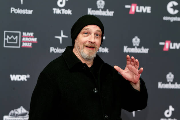 1LIVE Krone Verleihung in Bochum Torsten Sträter auf dem roten Teppich bei der Verleihung der 1LIVE Krone in der Jahrhunderthalle in Bochum. Copyright: xEventpressxGolejewskix