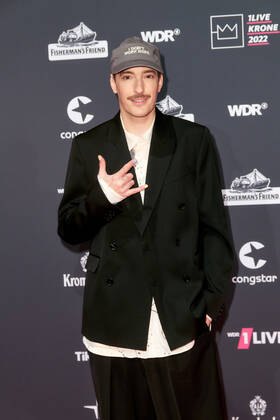 1LIVE Krone Verleihung in Bochum Casper (Benjamin Griffey) auf dem roten Teppich bei der Verleihung der 1LIVE Krone in der Jahrhunderthalle in Bochum. Copyright: xEventpressxGolejewskix