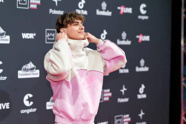 1LIVE Krone Verleihung in Bochum Lukas Rieger auf dem roten Teppich bei der Verleihung der 1LIVE Krone in der Jahrhunderthalle in Bochum. Copyright: xEventpressxGolejewskix