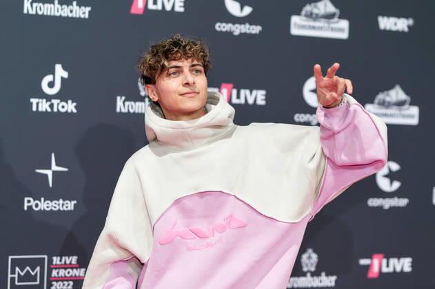 1LIVE Krone Verleihung in Bochum Lukas Rieger auf dem roten Teppich bei der Verleihung der 1LIVE Krone in der Jahrhunderthalle in Bochum. Copyright: xEventpressxGolejewskix
