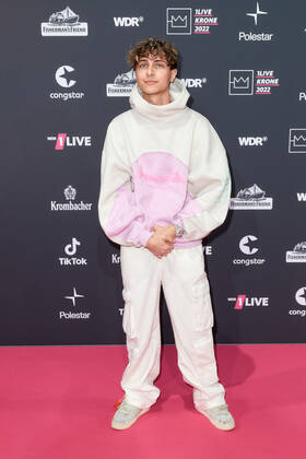 1LIVE Krone Verleihung in Bochum Lukas Rieger auf dem roten Teppich bei der Verleihung der 1LIVE Krone in der Jahrhunderthalle in Bochum. Copyright: xEventpressxGolejewskix