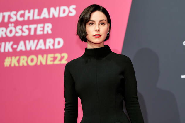 1LIVE Krone Verleihung in Bochum Lena Meyer-Landrut auf dem roten Teppich bei der Verleihung der 1LIVE Krone in der Jahrhunderthalle in Bochum. Copyright: xEventpressxGolejewskix