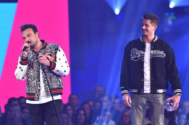 Dag-Alexis Kopplin und Vincent Stein von SDP bei der 23. Verleihung der 1Live Krone 2022 in der Jahrhunderthalle. Bochum, 08.12.2022