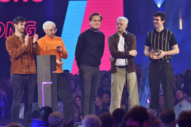 Kraftklub bei der 23. Verleihung der 1Live Krone 2022 in der Jahrhunderthalle. Bochum, 08.12.2022