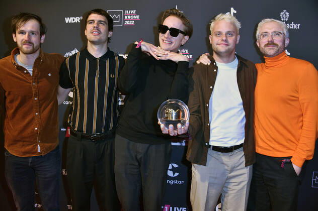 Kraftklub bei der 23. Verleihung der 1Live Krone 2022 in der Jahrhunderthalle. Bochum, 08.12.2022