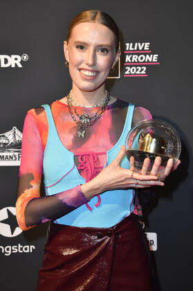 Lea bei der 23. Verleihung der 1Live Krone 2022 in der Jahrhunderthalle. Bochum, 08.12.2022