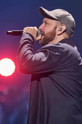 Matt Simons live bei der Night of the Proms 2022 in der ZAG Arena. Hannover, 08.12.2022