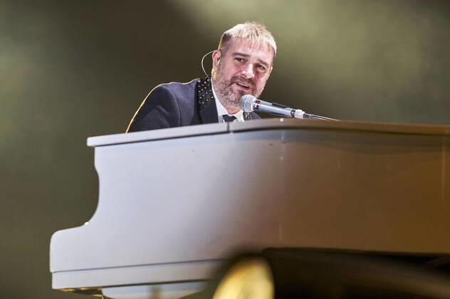 John Miles Jr. live bei der Night of the Proms 2022 in der ZAG Arena. Hannover, 08.12.2022