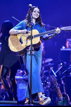 Amy Macdonald live bei der Night of the Proms 2022 in der ZAG Arena. Hannover, 08.12.2022