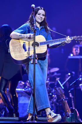 Amy Macdonald live bei der Night of the Proms 2022 in der ZAG Arena. Hannover, 08.12.2022