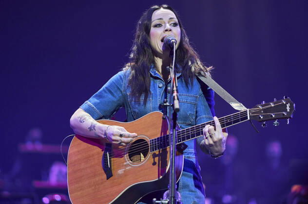 Amy Macdonald live bei der Night of the Proms 2022 in der ZAG Arena. Hannover, 08.12.2022