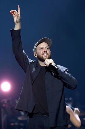 Matt Simons live bei der Night of the Proms 2022 in der ZAG Arena. Hannover, 08.12.2022