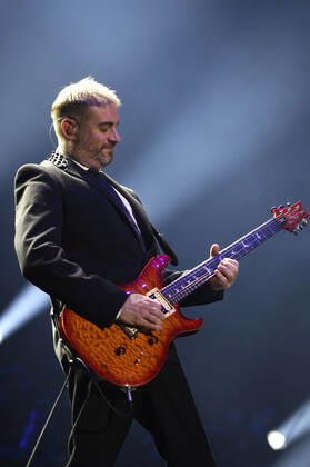 John Miles Jr. live bei der Night of the Proms 2022 in der ZAG Arena. Hannover, 08.12.2022