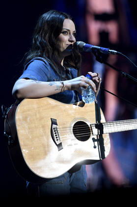 Amy Macdonald live bei der Night of the Proms 2022 in der ZAG Arena. Hannover, 08.12.2022
