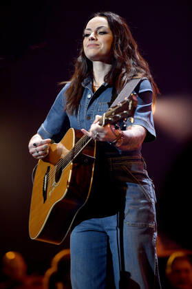 Amy Macdonald live bei der Night of the Proms 2022 in der ZAG Arena. Hannover, 08.12.2022
